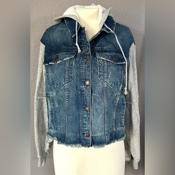Free People FP We The free Women’s Knit Hoodie Distressed Denim Jacket Navy Sz S - Picture 4 of 17